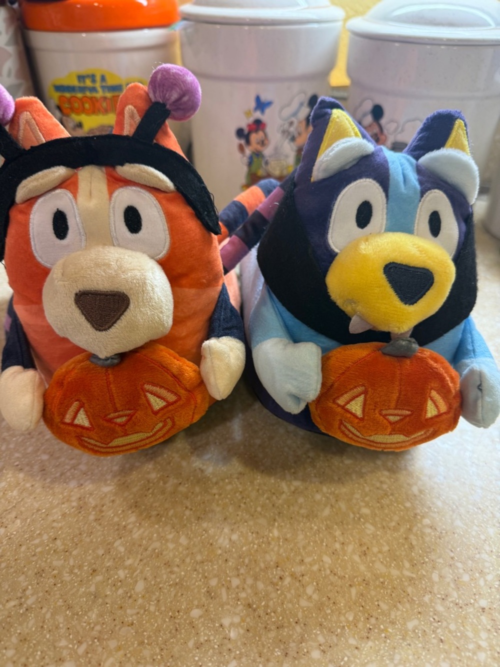 Bluey Halloween Slippers Men’s Sz 11 Slip On Shoes Pumpkins NEW